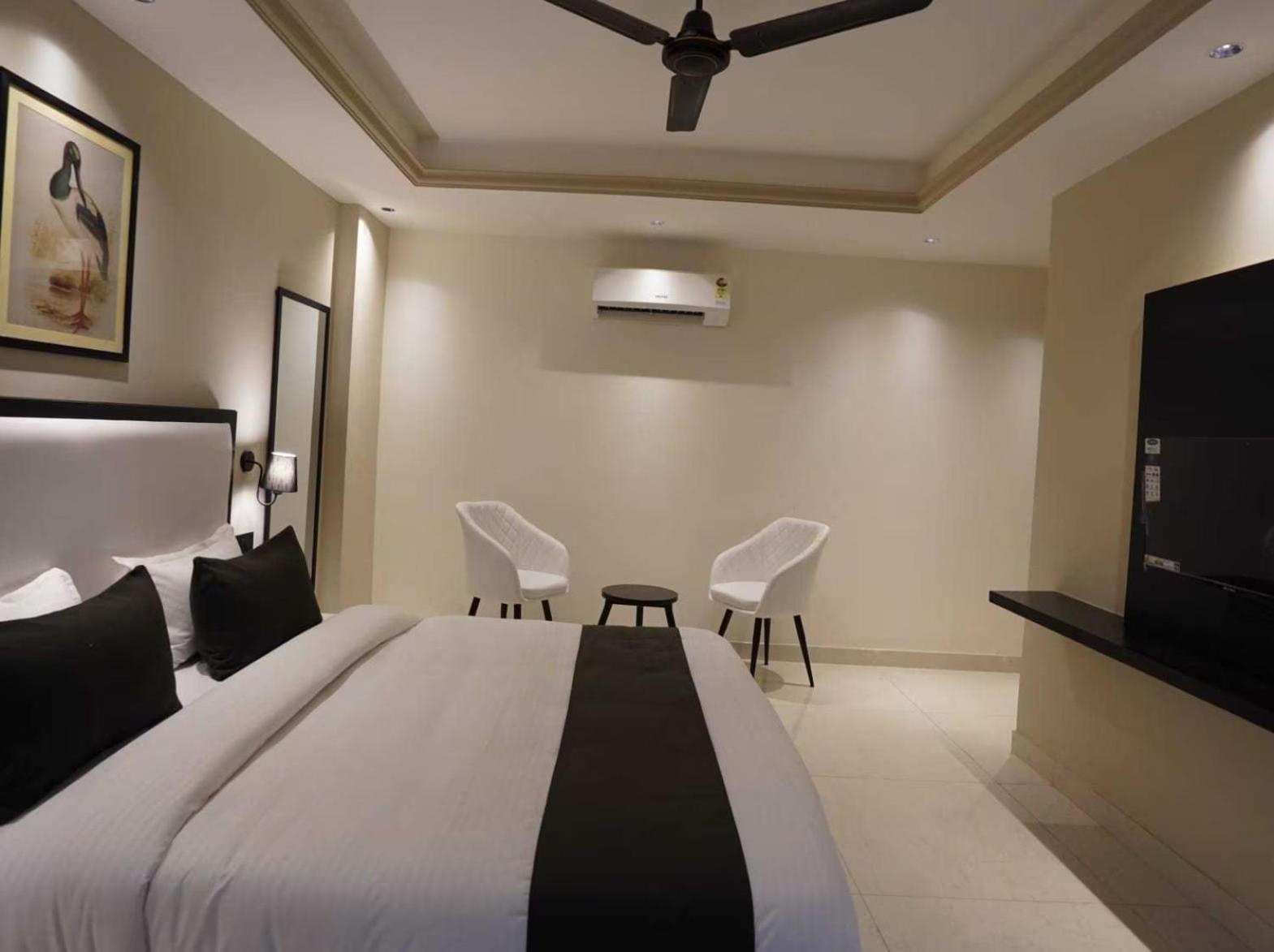 Hotel King Plaza Near Delhi Airport New Delhi Exterior photo