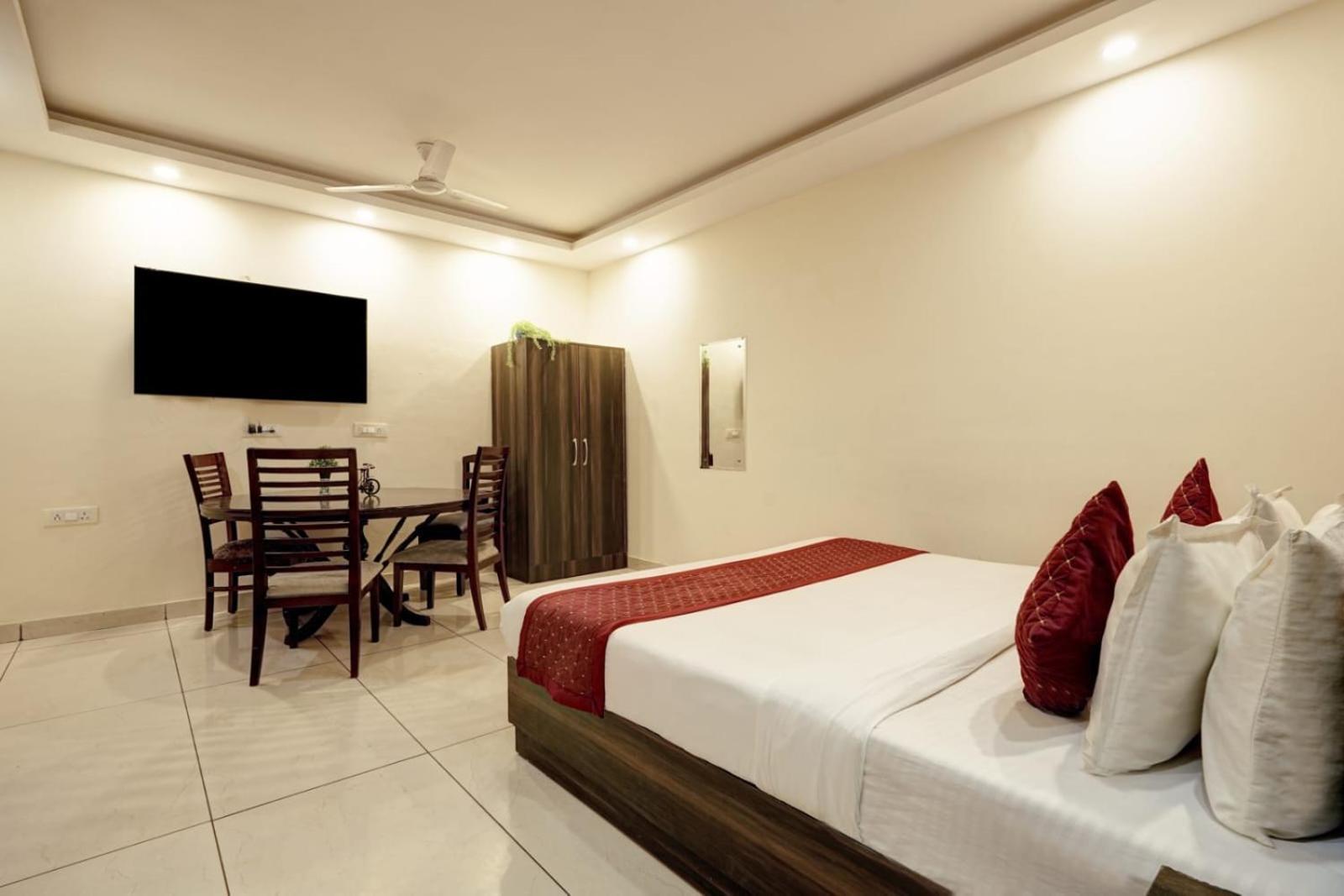 Hotel King Plaza Near Delhi Airport New Delhi Exterior photo